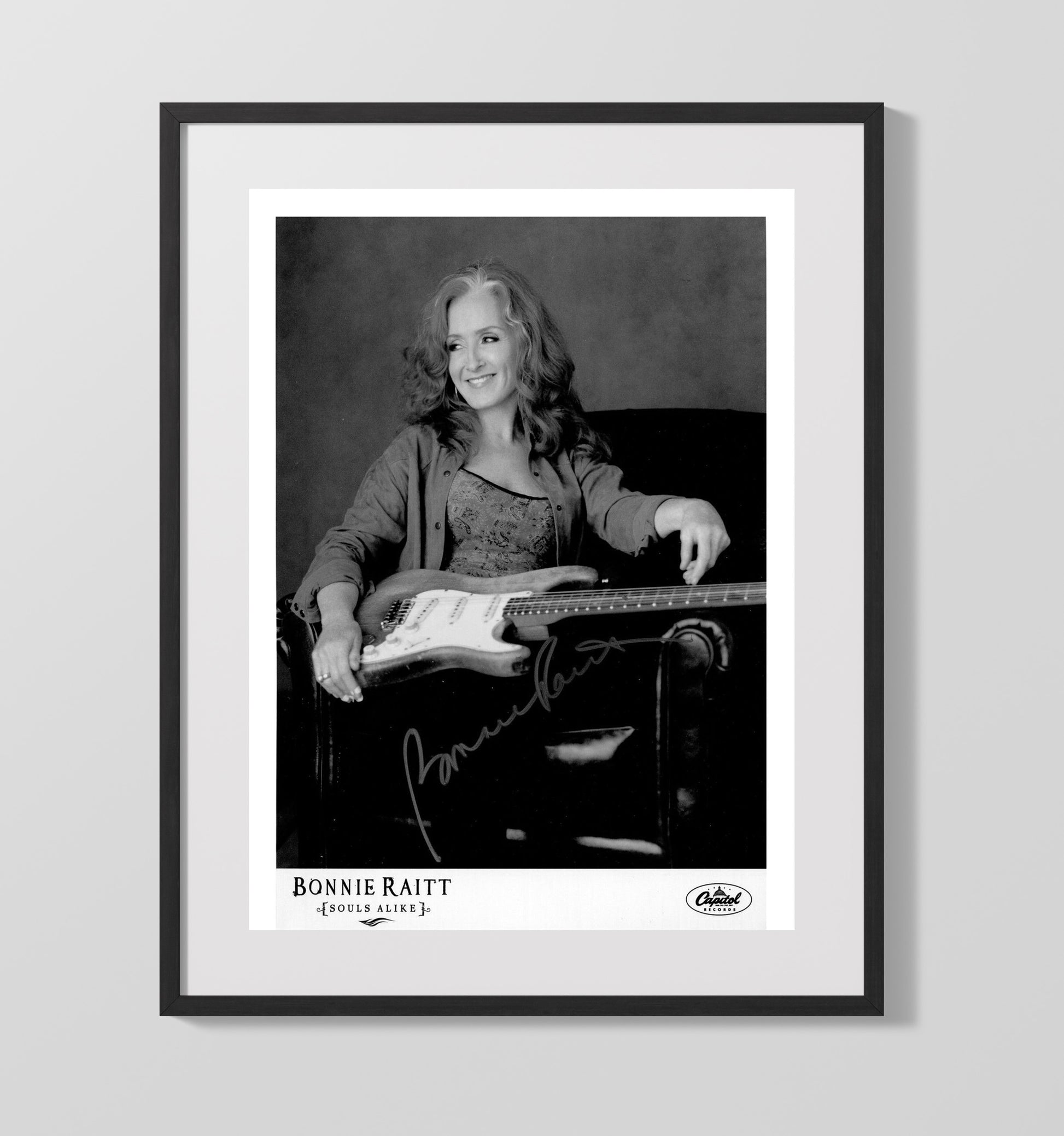 Bonnie Raitt - Souls Alike Guitar Portrait Music Wall Art 16x20 Gallery Frame wall art print – Music decor