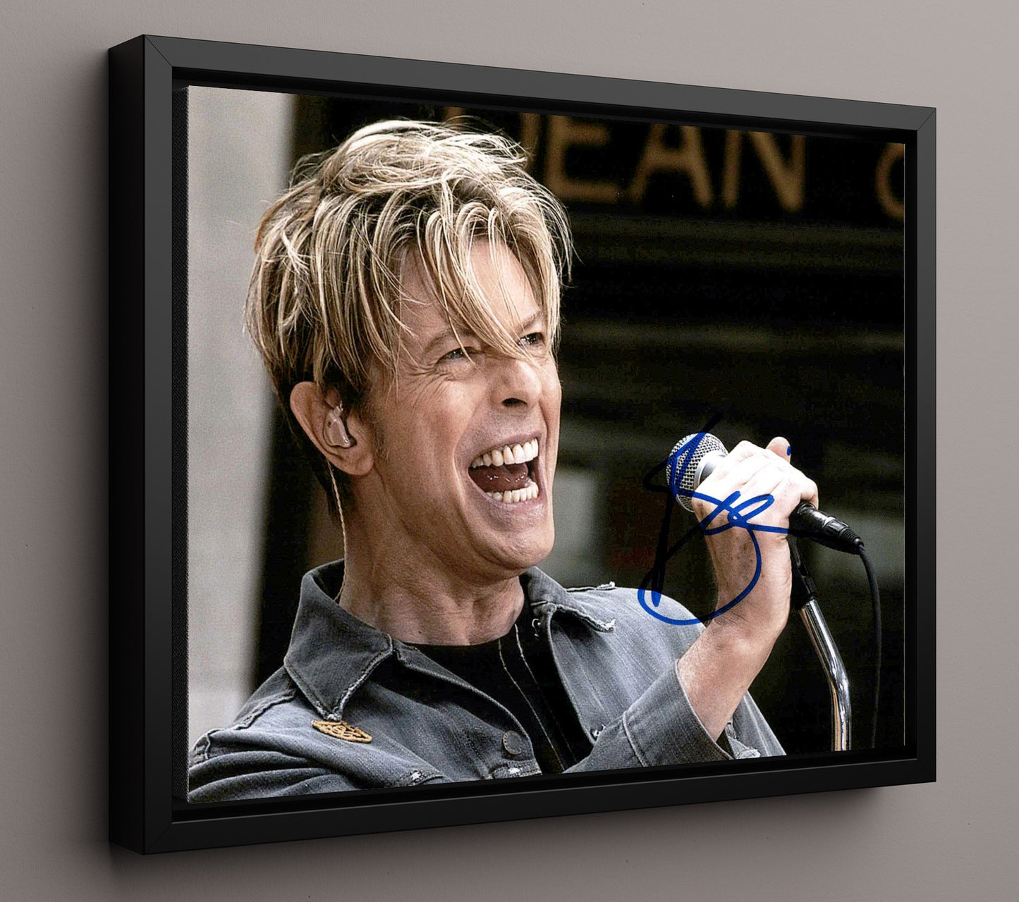 David Bowie - Starman Stage Presence - Vintage Music Wall Art - 16x20 Framed Canvas music decor