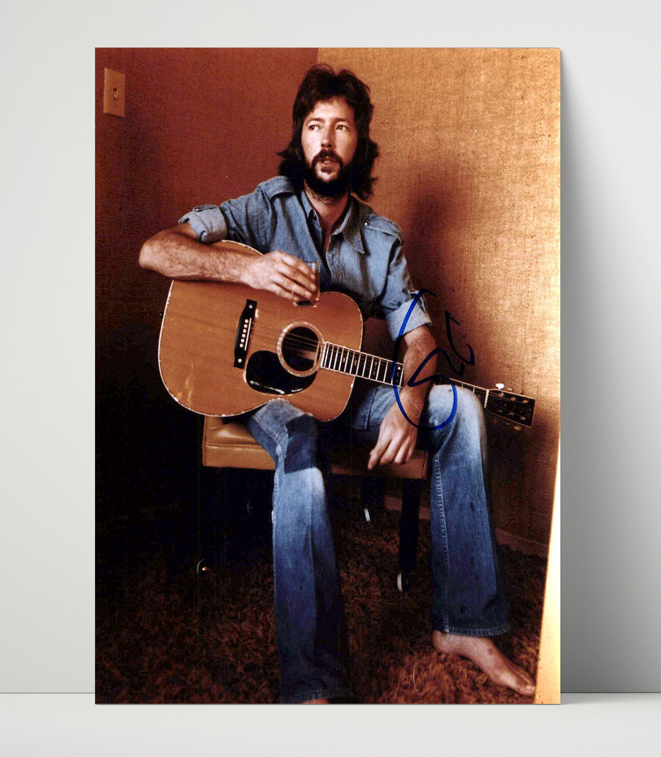 Eric Clapton - Seated with Acoustic Guitar and Drink Portrait Music Wall Art 16x20 Unframed Print wall art print – Music decor