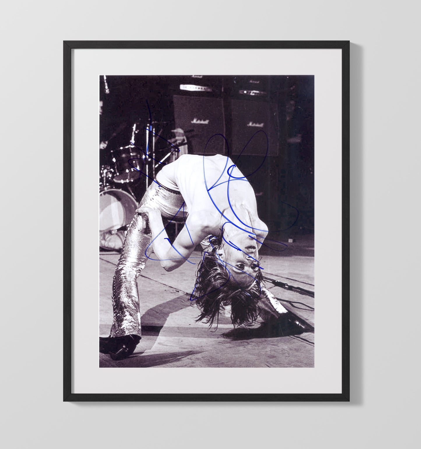 Iggy Pop - Live Stage Backbend Performance Portrait Music Wall Art 16x20 Gallery Frame wall art print – Music decor