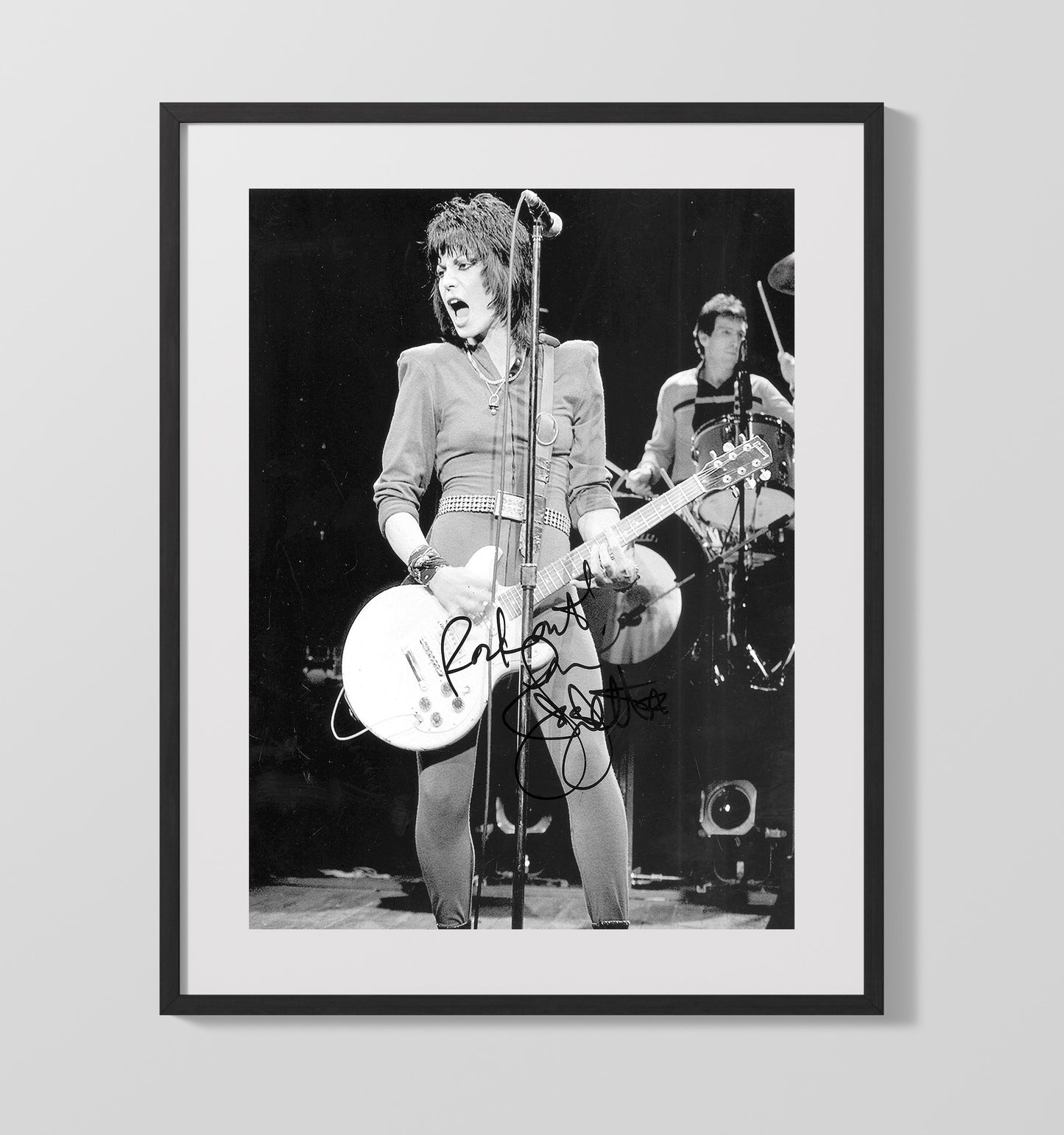 Joan Jett - Live Stage Guitar Performance Black and White Music Wall Art 16x20 Gallery Frame wall art print – Music decor