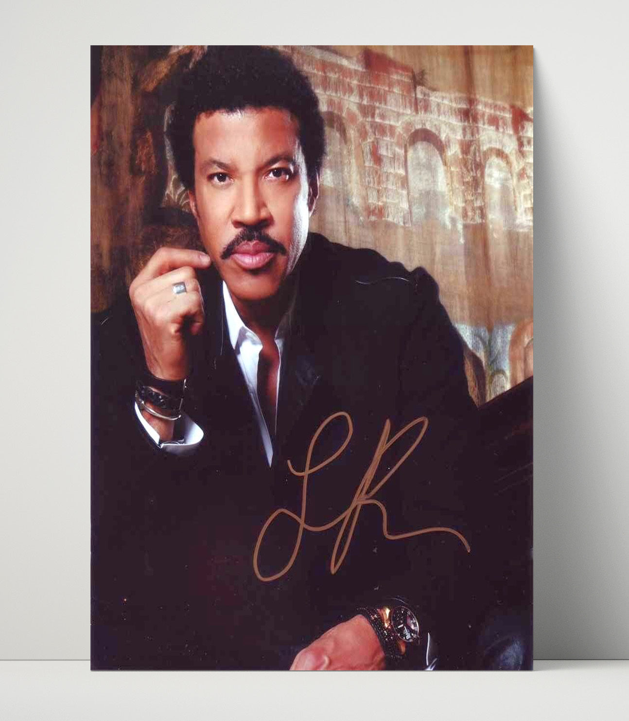 Lionel Richie - Studio Portrait With Hand Under Chin - Vintage Music Wall Art - 16x20 Unframed Print music decor
