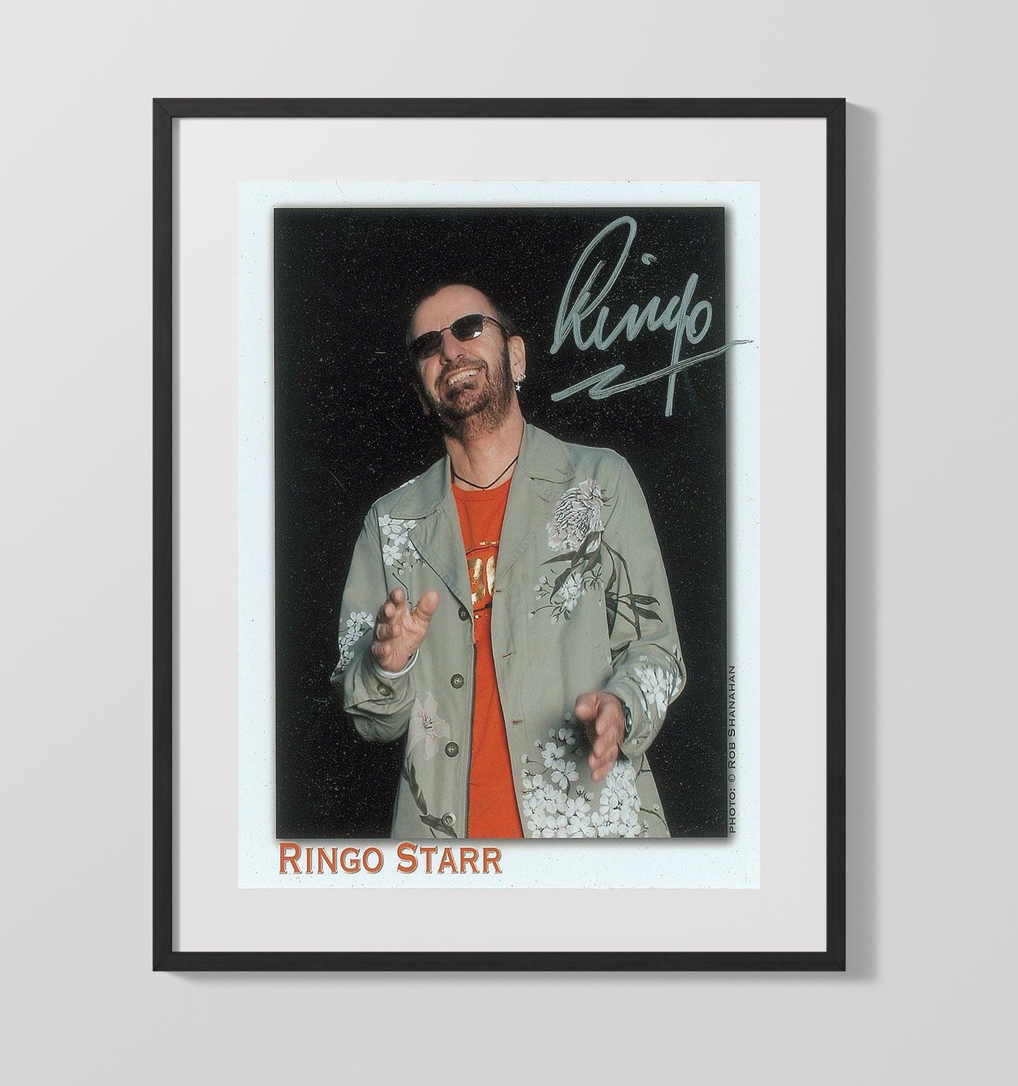 Ringo Starr - Sunglasses Casual Promo Image Music Wall Art 16x20 Gallery Frame wall art print – Music decor