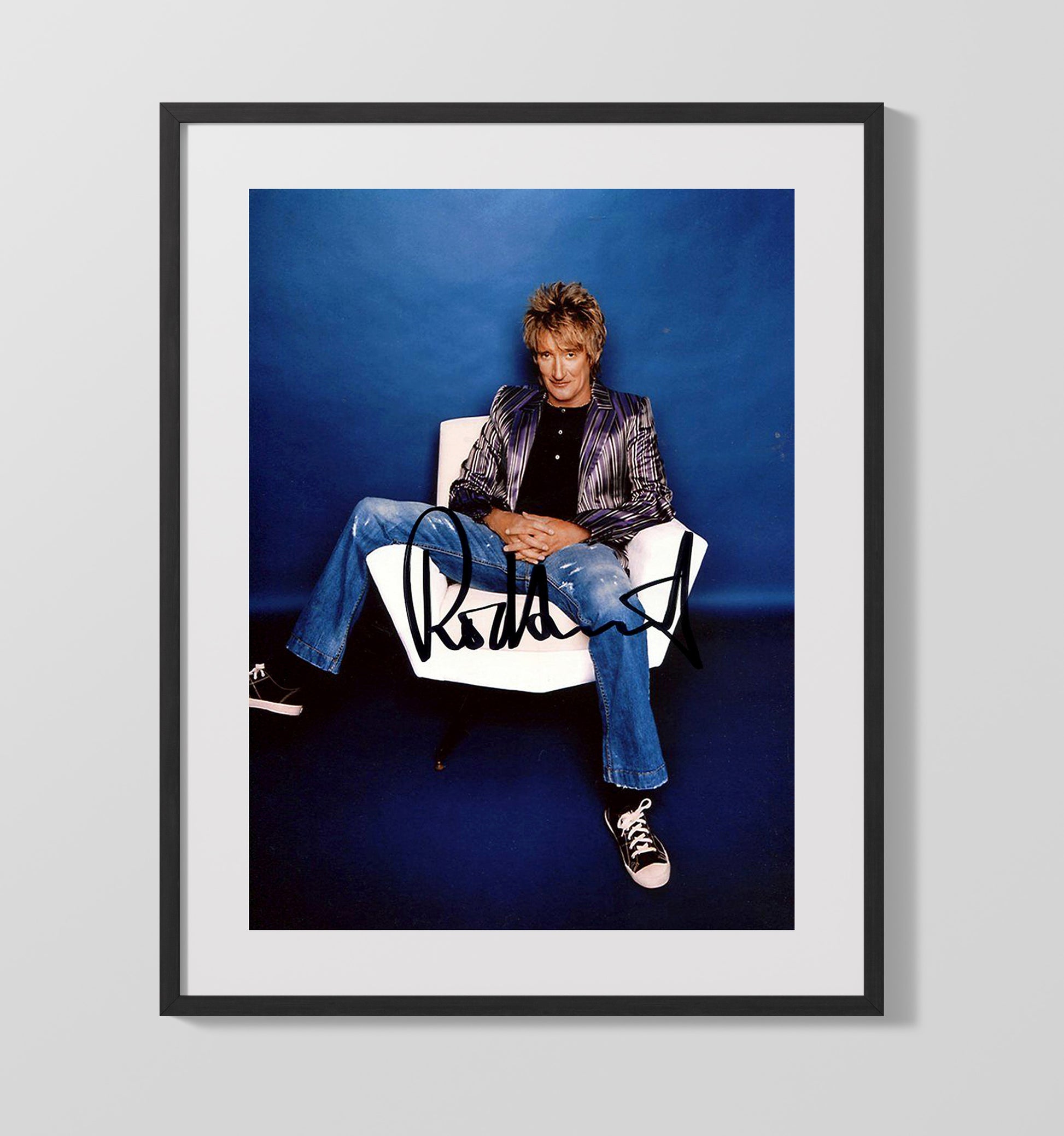 Rod Stewart - Seated Blue Background Studio Image - Vintage Music Wall Art - 16x20 Gallery Frame music decor