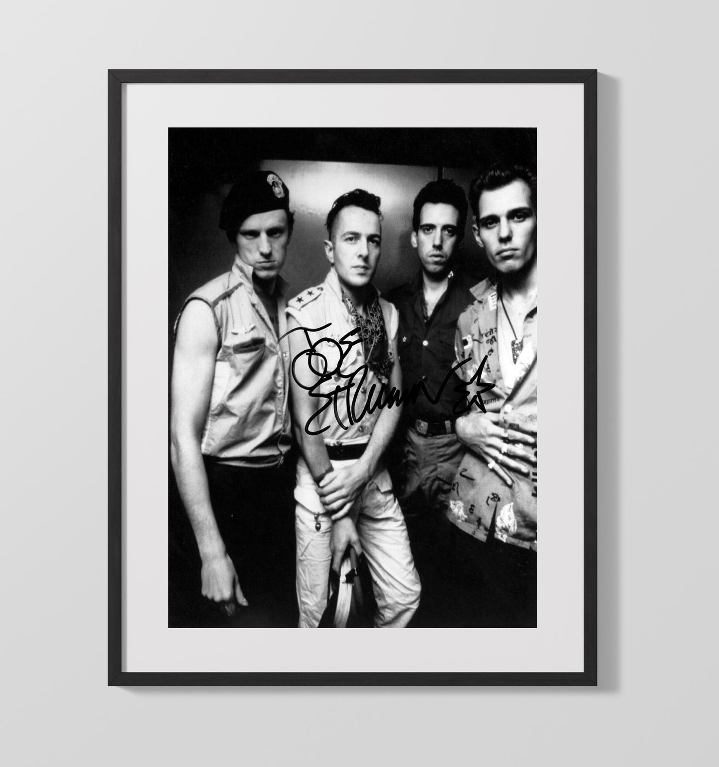 The Clash - Joe Strummer Punk Portrait Music Wall Art 16x20 Gallery Frame wall art print – Music decor