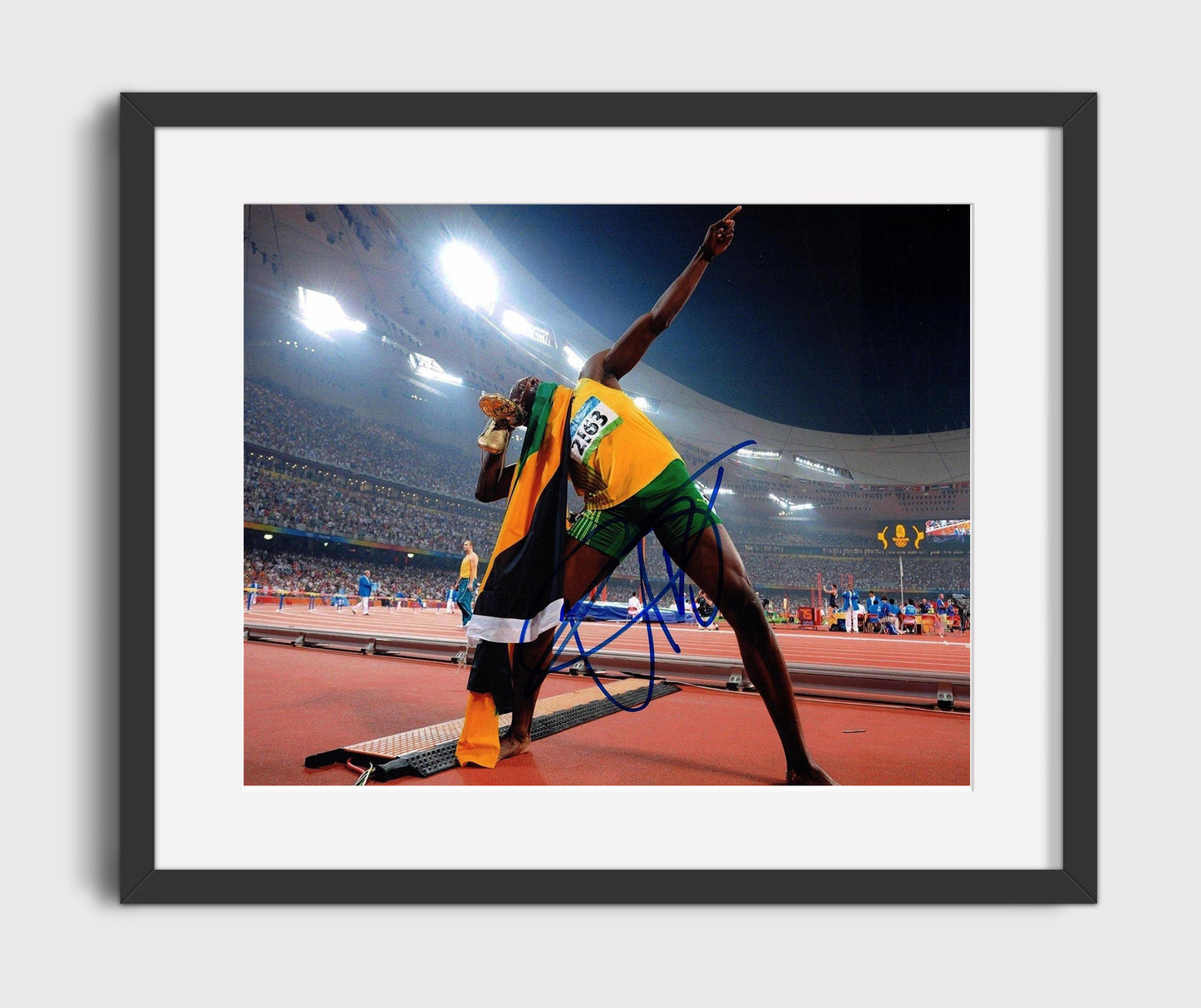 Usain Bolt - Track Victory Pose Olympic Wall Art 16x20 Gallery Frame wall art print – Olympic Wall Art decor
