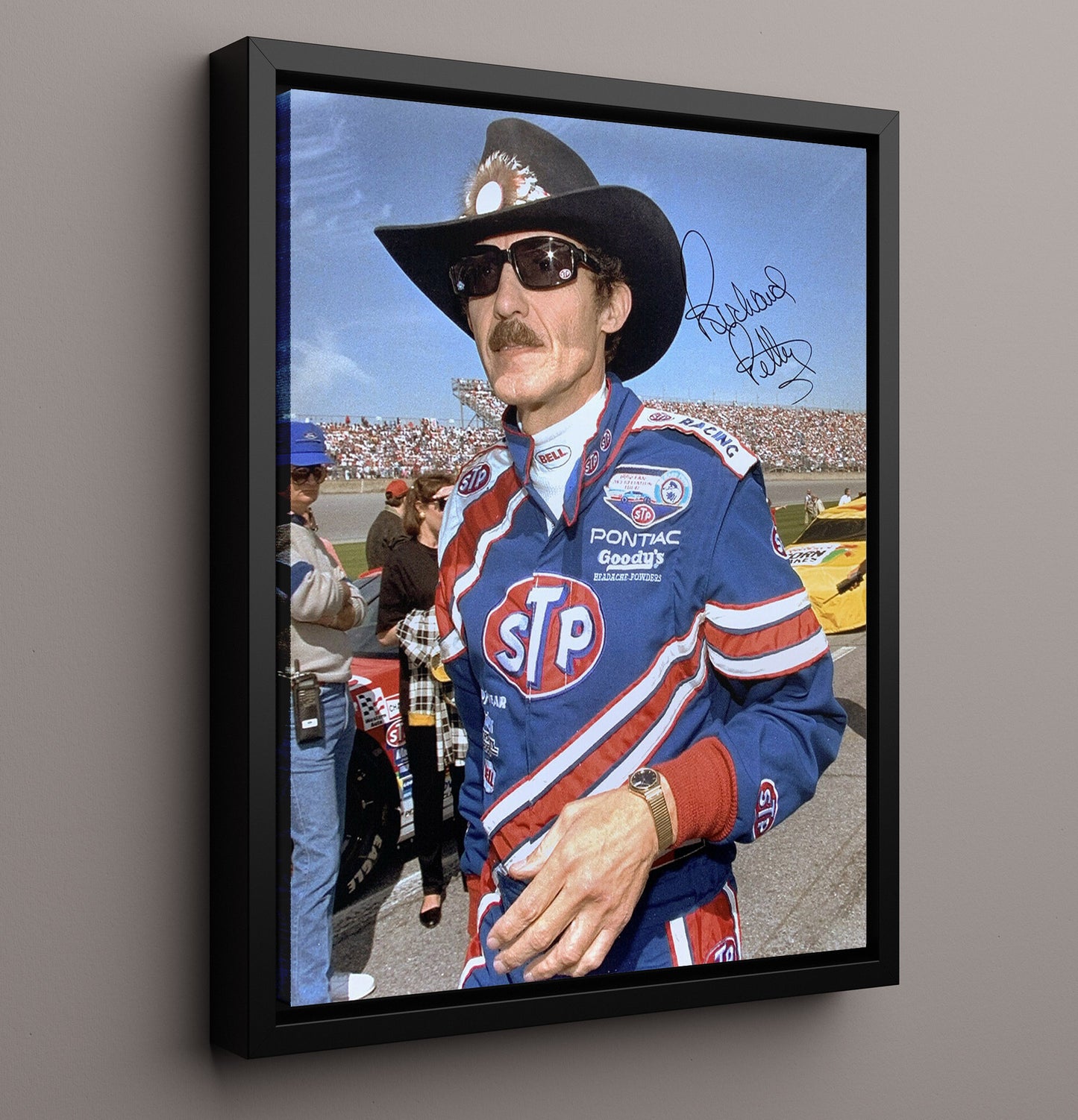 Richard Petty - STP Pit Road Portrait Racing Wall Art 16x20 Framed Canvas wall art print – Racing Wall Art decor