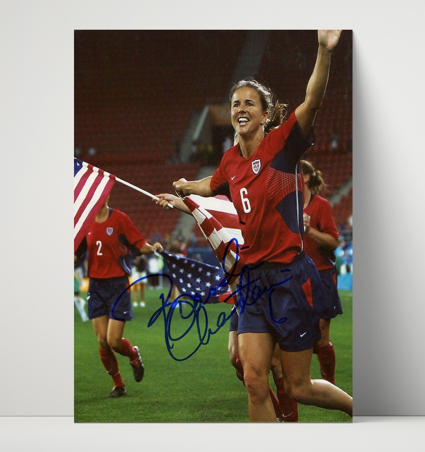 Brandi Chastain USA Victory Flag Run Celebration Soccer Print 16x20 Unframed Print soccer wall art print – Soccer Prints decor