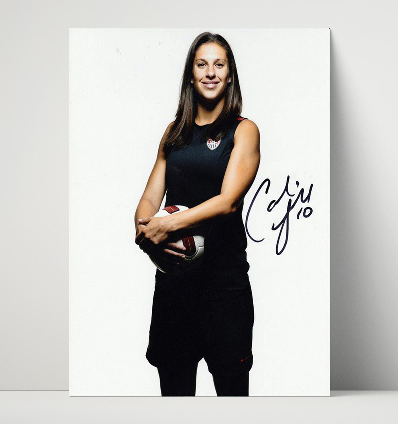 Carli Lloyd USA Midfield Strike Spotlight Moment Soccer Print 16x20 Unframed Print soccer wall art print – Soccer Prints decor