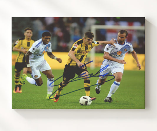 Christian Pulisic Borussia Dortmund Attacking Run Match Play - Canvas soccer wall art