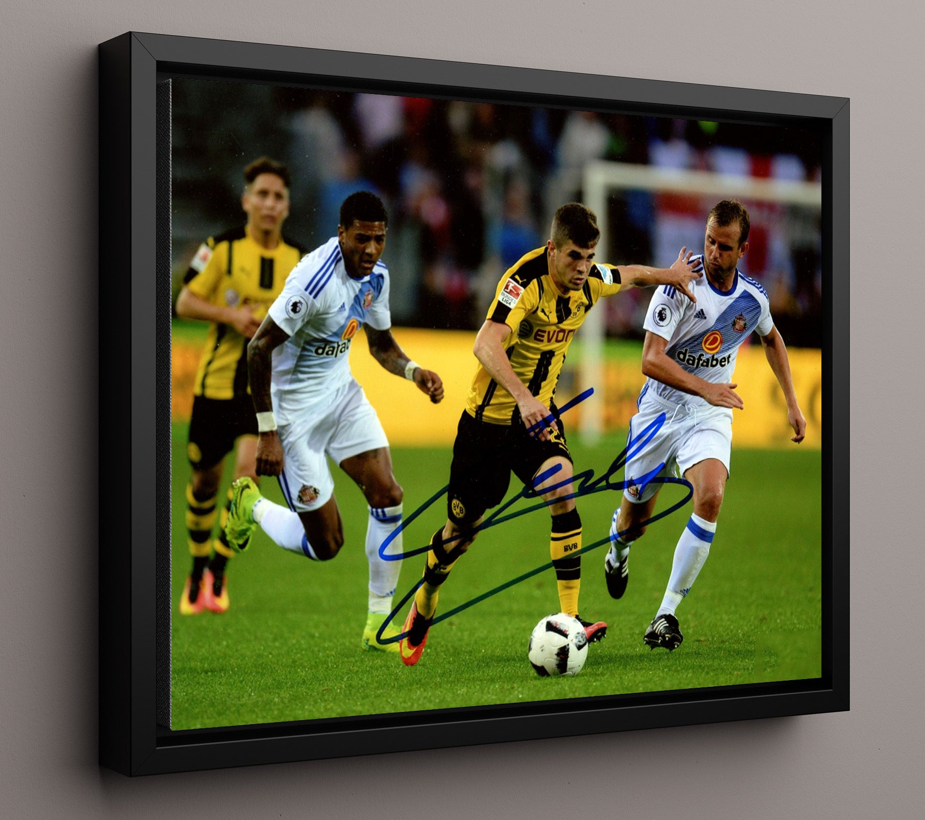 Christian Pulisic Borussia Dortmund Attacking Run Match Play Soccer Print 16x20 Framed Canvas soccer wall art print – Soccer Prints decor