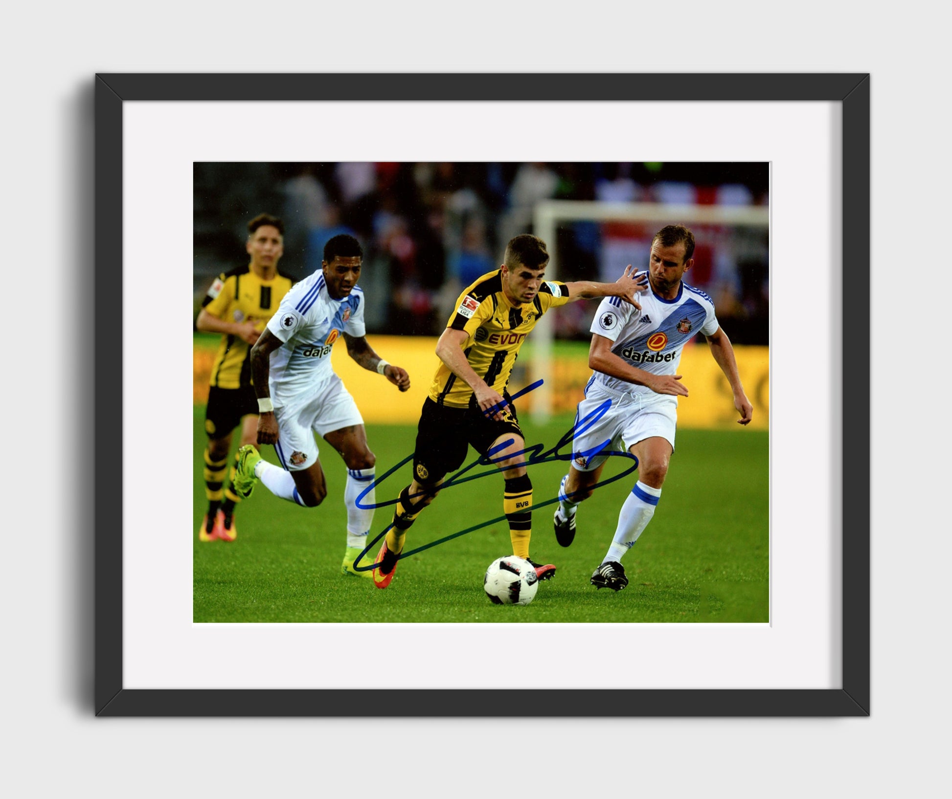 Christian Pulisic Borussia Dortmund Attacking Run Match Play Soccer Print 16x20 Gallery Frame soccer wall art print – Soccer Prints decor