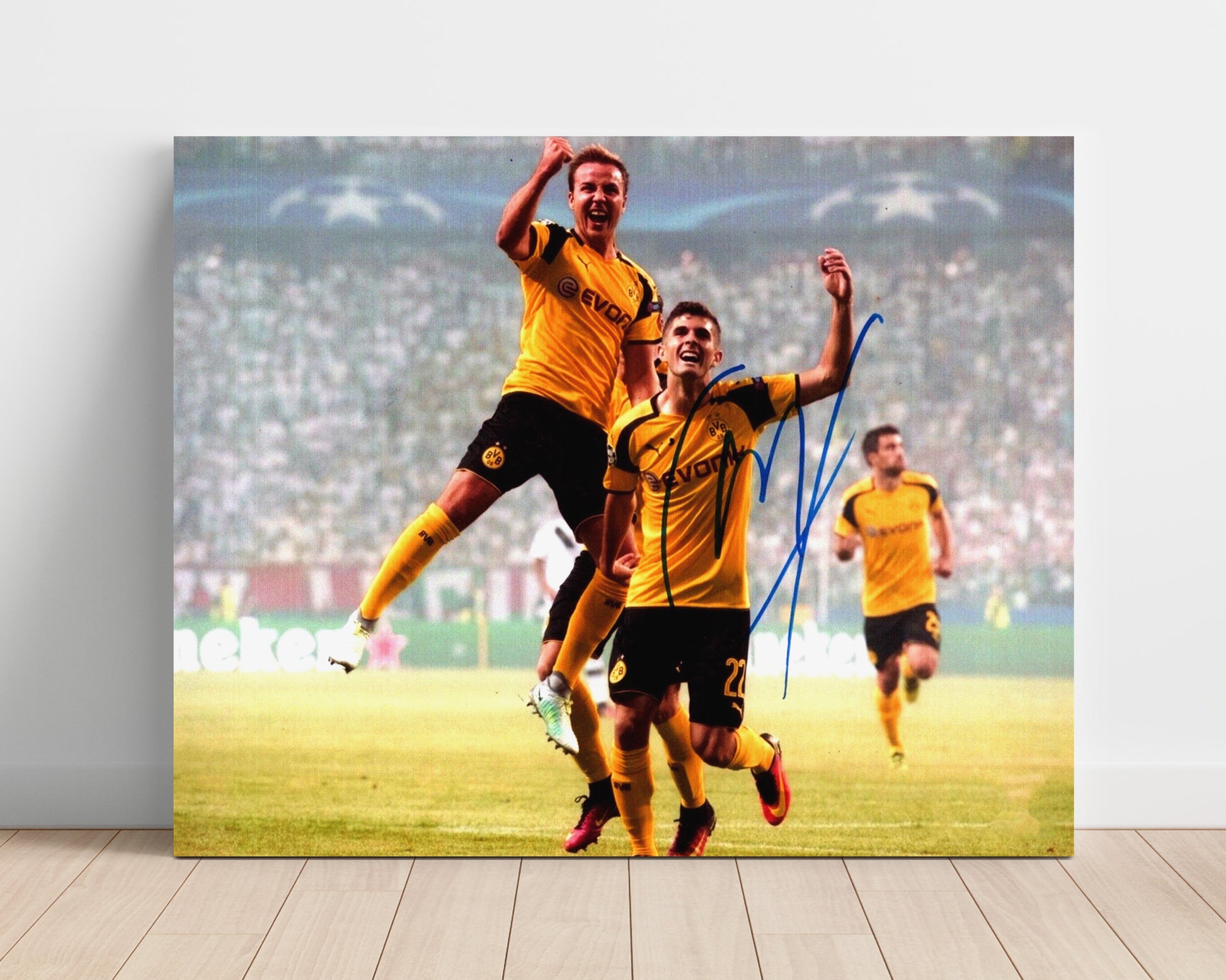 Christian Pulisic Borussia Dortmund Match Action Classic Soccer Print 16x20 Unframed Print soccer wall art print – Soccer Prints decor