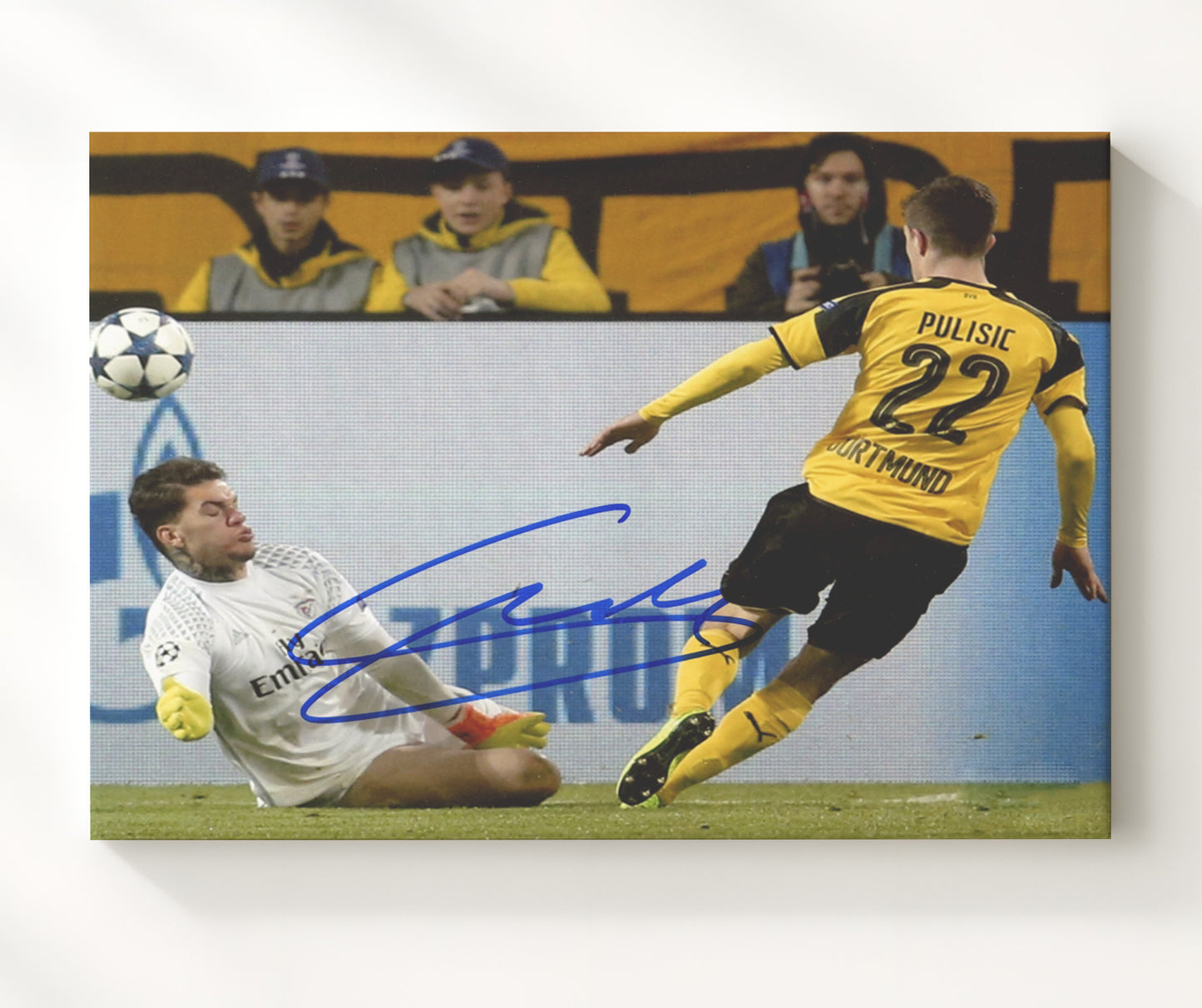 Christian Pulisic Borussia Dortmund Shot Past Goalkeeper Scoring Moment Soccer 20x24 Canvas soccer wall art print – Soccer Prints decor