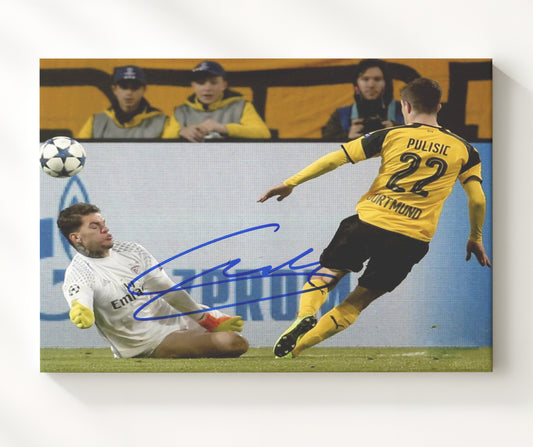 Christian Pulisic Borussia Dortmund Shot Past Goalkeeper Scoring Moment - Canvas soccer wall art