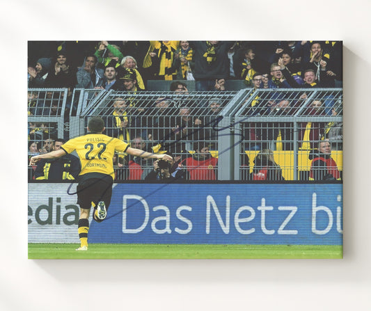 Christian Pulisic Borussia Dortmund Team Celebration Goal Moment - Canvas soccer wall art