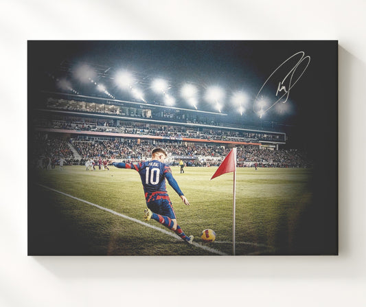 Christian Pulisic USA Corner Kick Strike - Canvas soccer wall art