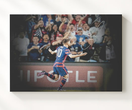 Christian Pulisic USA Goal Celebration Run to Crowd - Canvas soccer wall art