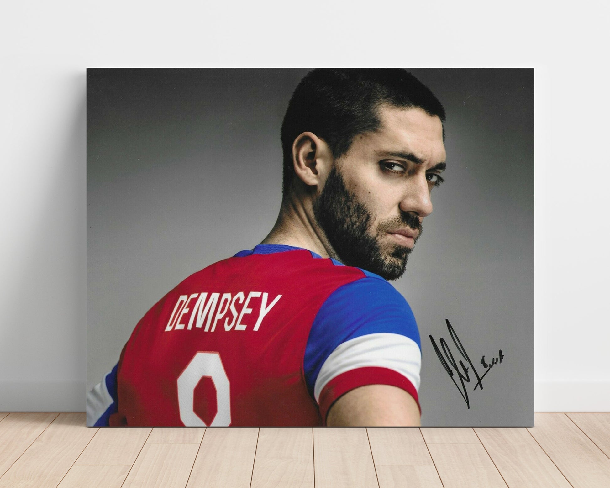 Clint Dempsey USA Captain Turn Soccer Print 16x20 Unframed Print soccer wall art print – Soccer Prints decor
