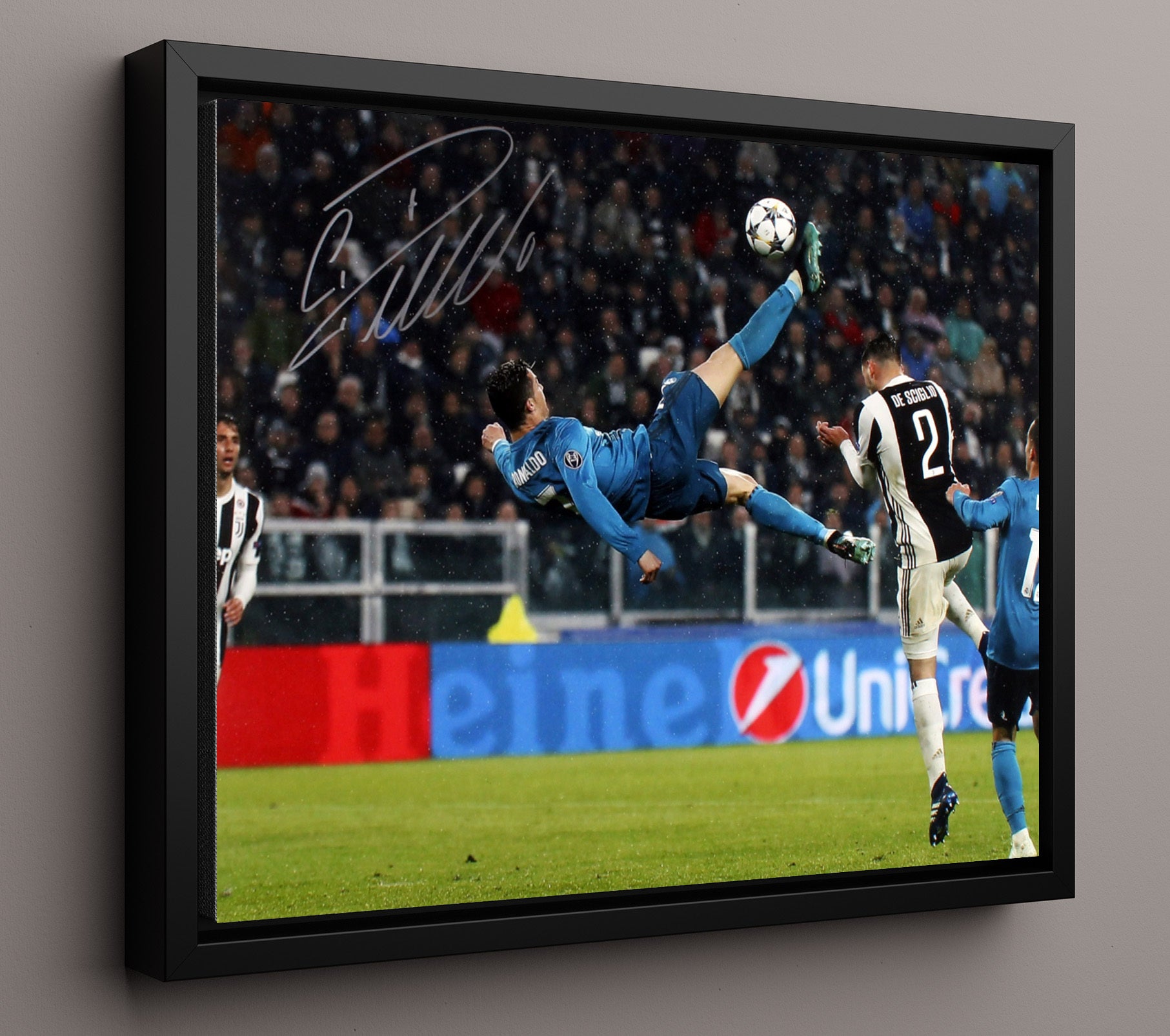 Cristiano Ronaldo Real Madrid Champions League Bicycle Kick Goal Soccer Print 16x20 Framed Canvas soccer wall art print – Soccer Prints decor