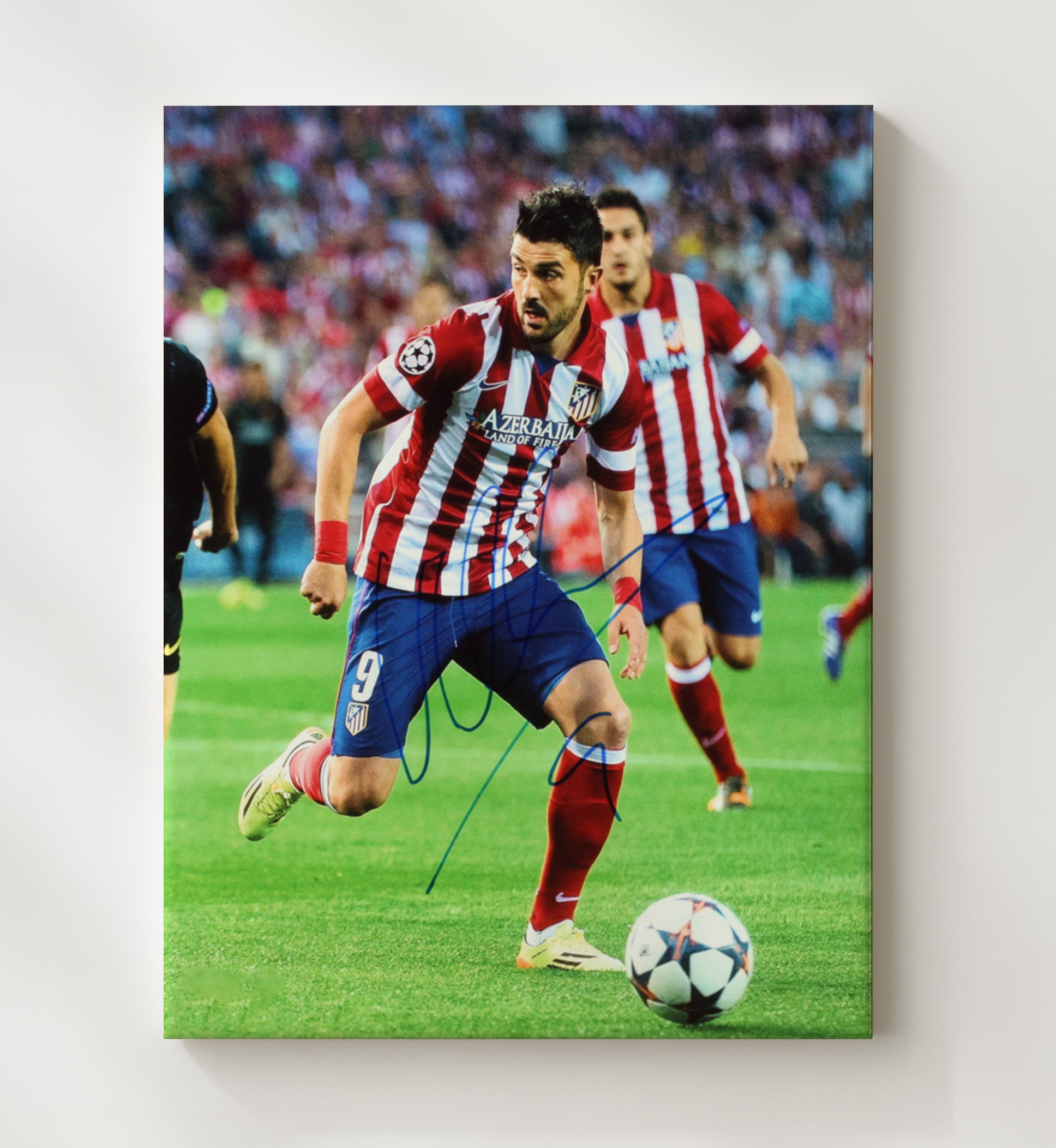 David Villa Atletico Madrid Striking Goal Moment Soccer Print 20x24 Canvas soccer wall art print – Soccer Prints decor