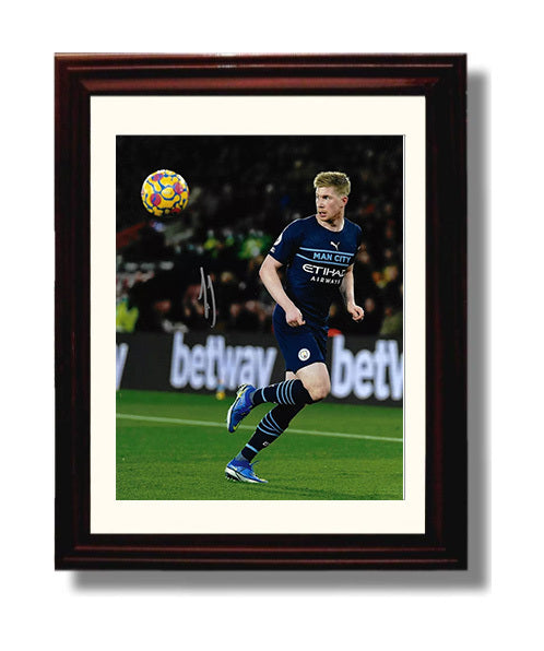 Kevin De Bruyne Manchester City Midfield Maestro Passing Moment Soccer Print 8x10 Beveled Frame soccer wall art print – Soccer Prints decor
