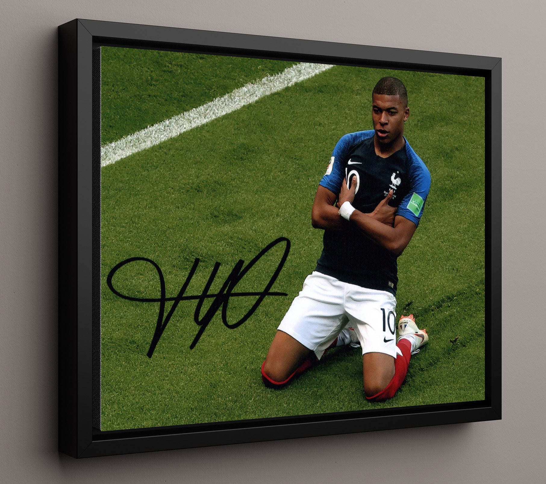 Kylian Mbappe France World Cup Celebration Pose Soccer Print 16x20 Framed Canvas soccer wall art print – Soccer Prints decor