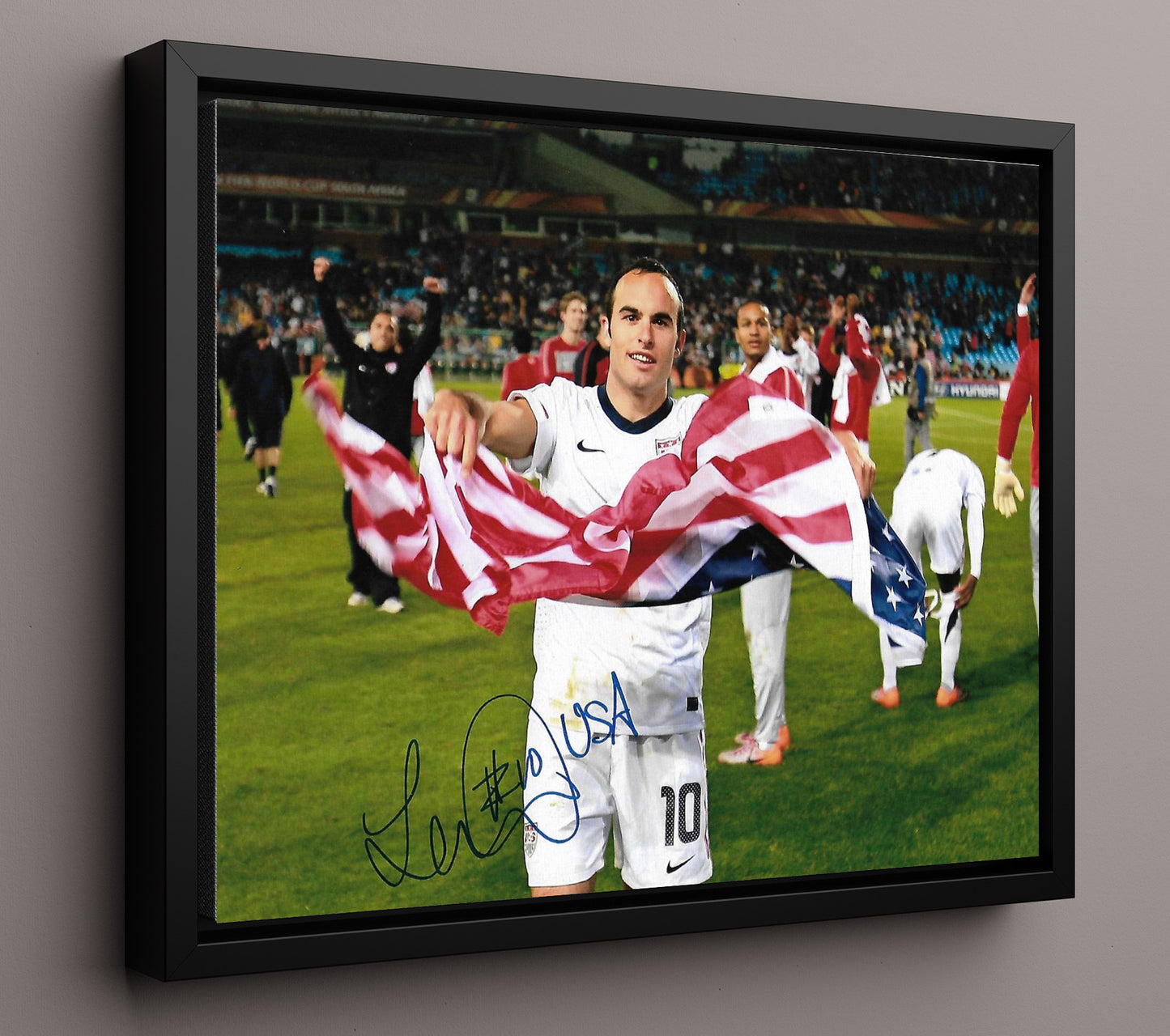 Landon Donovan USA Flag Celebration Victory Soccer Print 16x20 Framed Canvas soccer wall art print – Soccer Prints decor