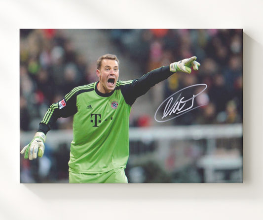 Manuel Neuer Bayern Munich Commanding Goalkeeper Defense - Canvas soccer wall art