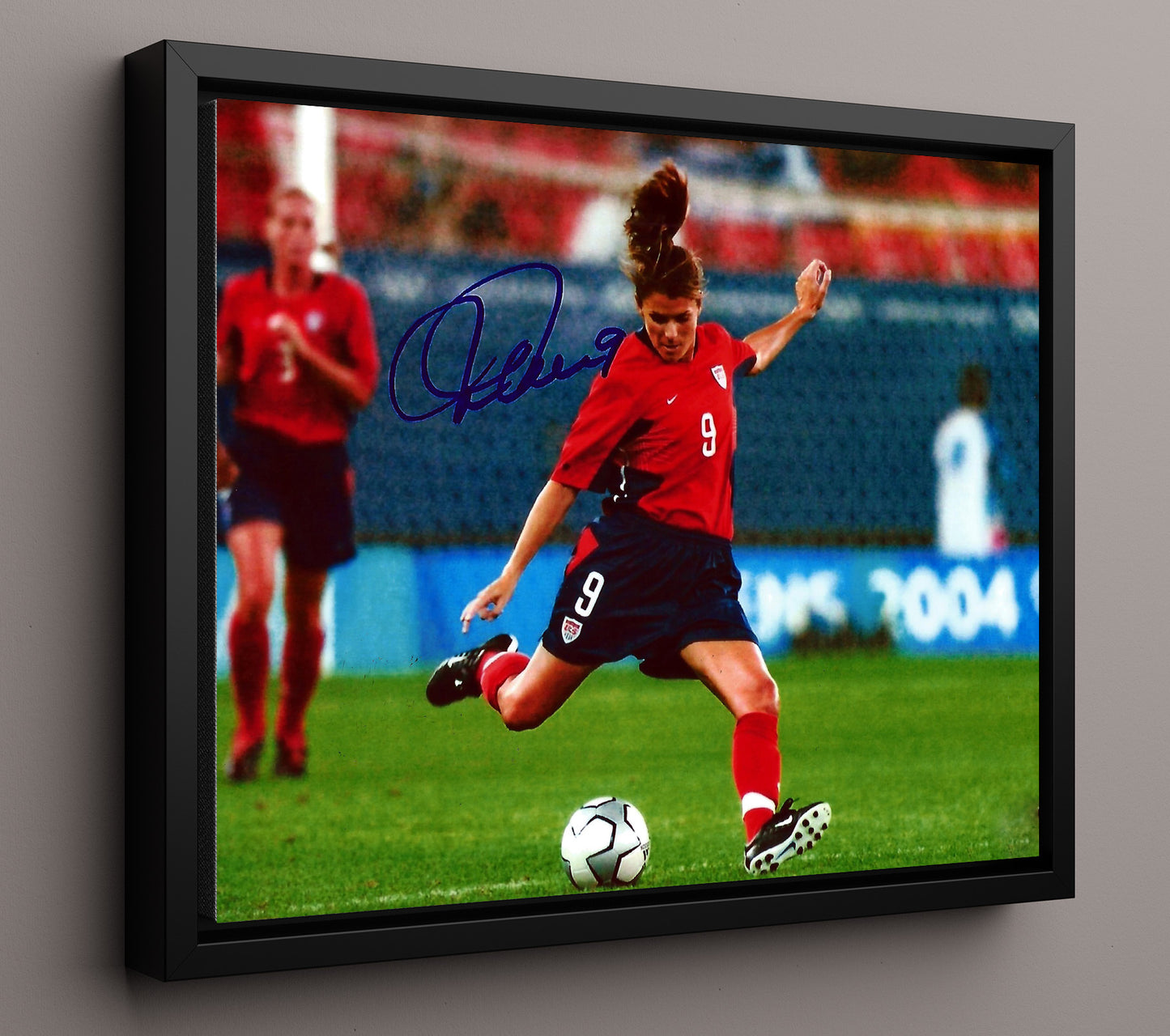 Mia Hamm USA Striking the Ball Match Action Soccer Print 16x20 Framed Canvas soccer wall art print – Soccer Prints decor