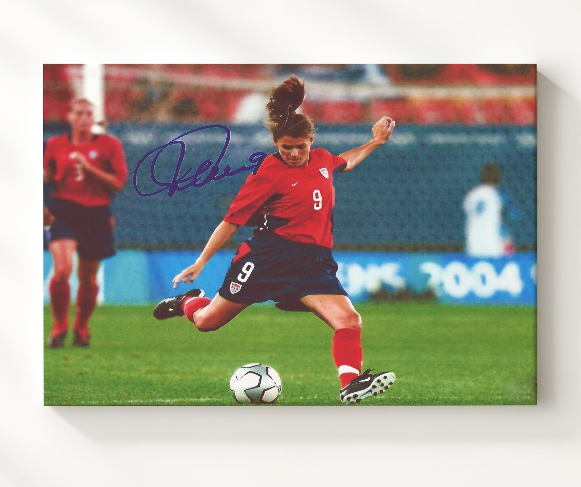 Mia Hamm USA Striking the Ball Match Action Soccer Print 20x24 Canvas soccer wall art print – Soccer Prints decor