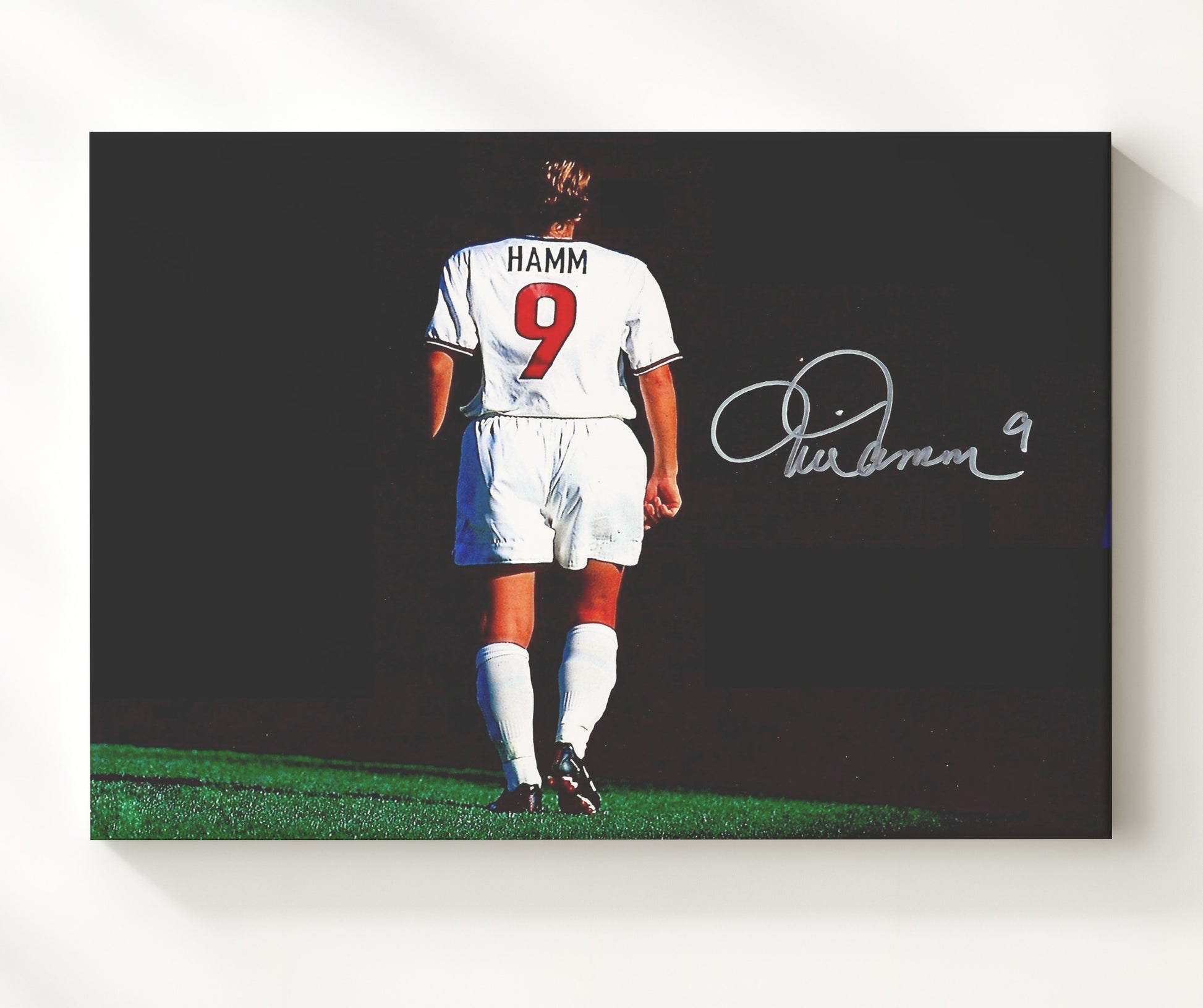 Mia Hamm USA Walking Off Pitch Legendary Moment Soccer Print 20x24 Canvas soccer wall art print – Soccer Prints decor