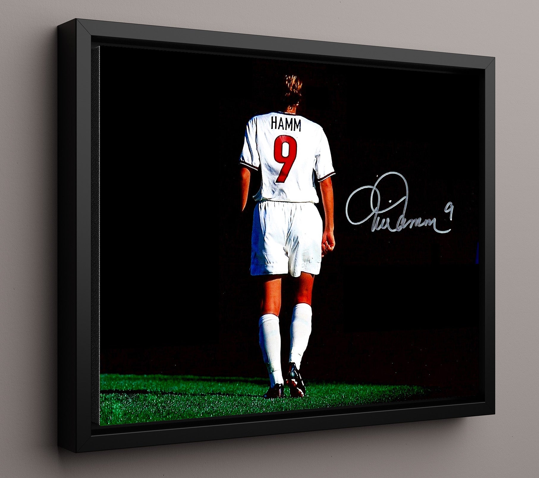Mia Hamm USA Walking Off Pitch Legendary Moment Soccer Print 16x20 Framed Canvas soccer wall art print – Soccer Prints decor