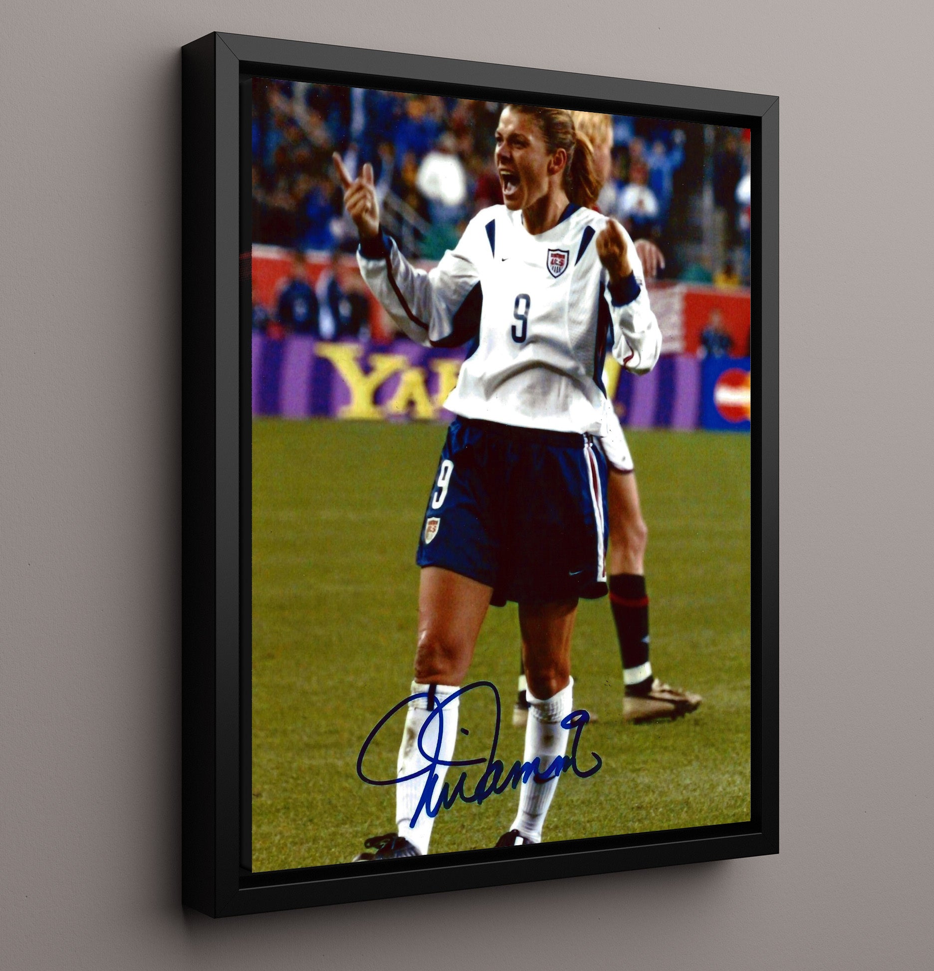 Mia Hamm USA Classic Field Spotlight Soccer Print 16x20 Framed Canvas soccer wall art print – Soccer Prints decor