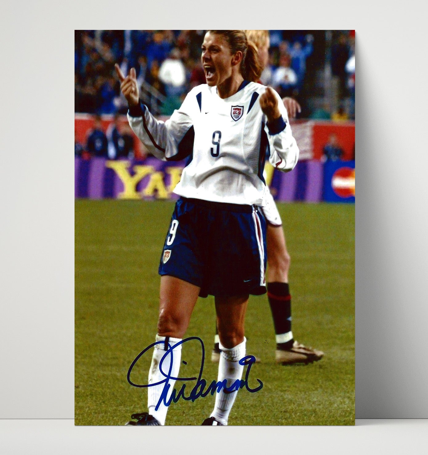 Mia Hamm USA Classic Field Spotlight Soccer Print 16x20 Unframed Print soccer wall art print – Soccer Prints decor