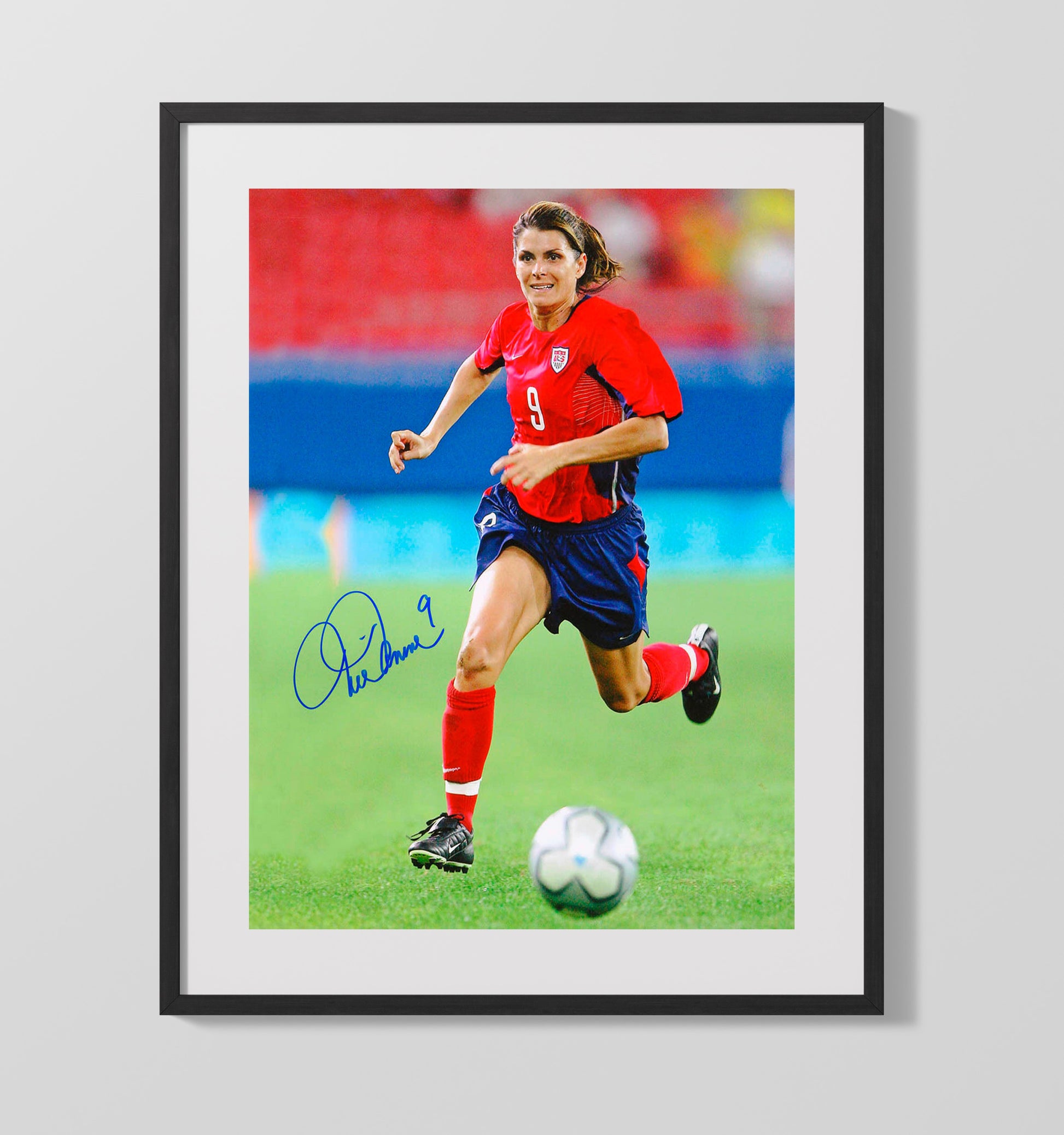 Mia Hamm USA Red Jersey Match Soccer Print 16x20 Gallery Frame soccer wall art print – Soccer Prints decor