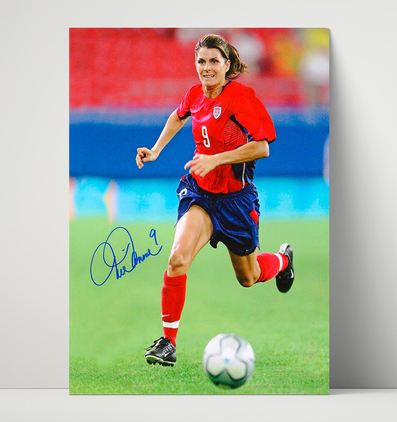 Mia Hamm USA Red Jersey Match Soccer Print 16x20 Unframed Print soccer wall art print – Soccer Prints decor