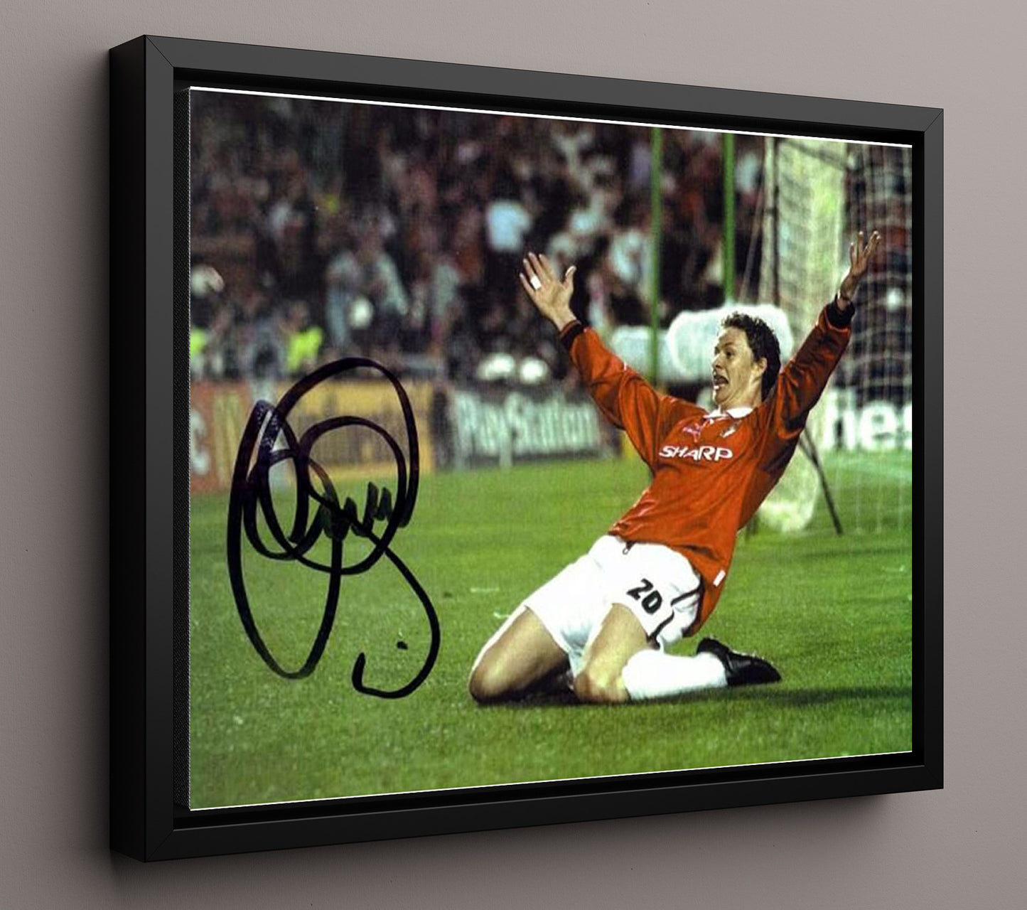 Ole Gunnar Solskjaer Manchester United Historic Goal Celebration Print Slide 16x20 Framed Canvas soccer wall art print – Soccer Prints decor