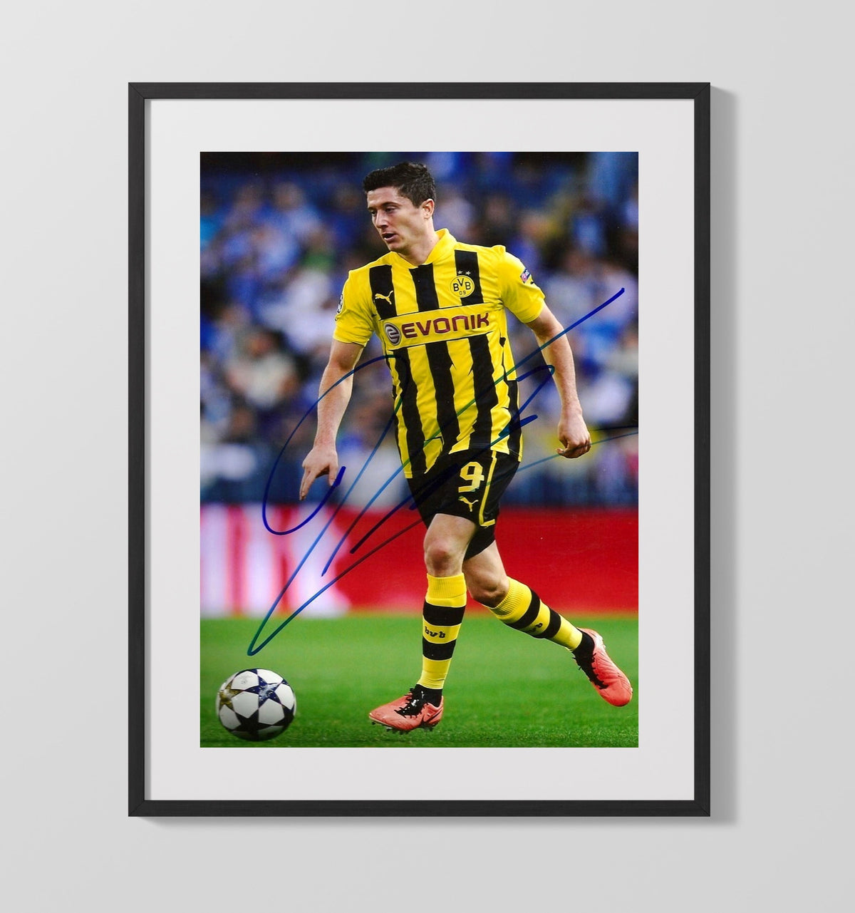 Robert Lewandowski Borussia Dortmund Champions League Striker Run - Gallery Frame soccer wall art