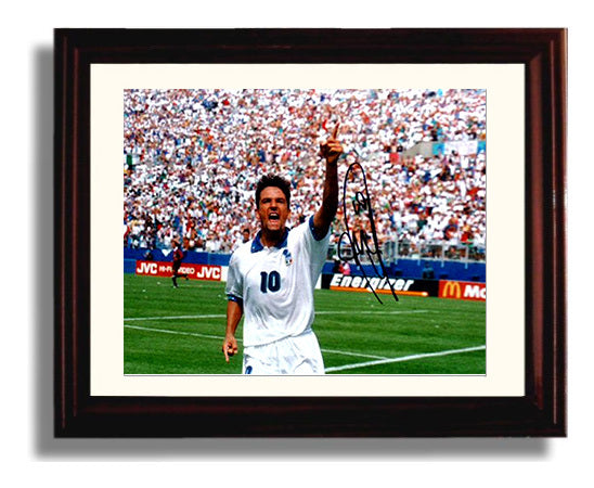 Roberto Baggio Italy World Cup Celebration Point Soccer Print 8x10 Beveled Frame soccer wall art print – Soccer Prints decor