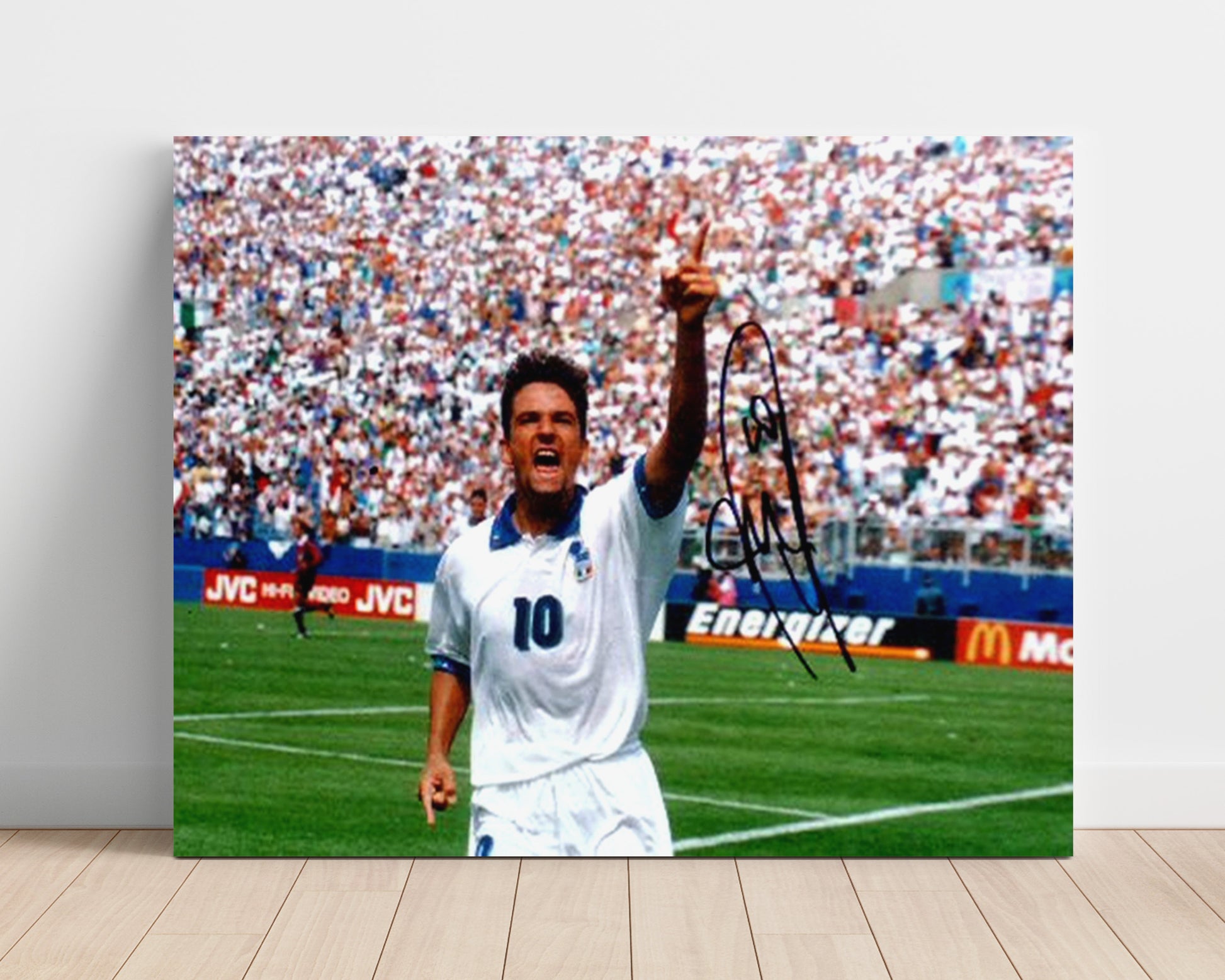 Roberto Baggio Italy World Cup Celebration Point Soccer Print 16x20 Unframed Print soccer wall art print – Soccer Prints decor