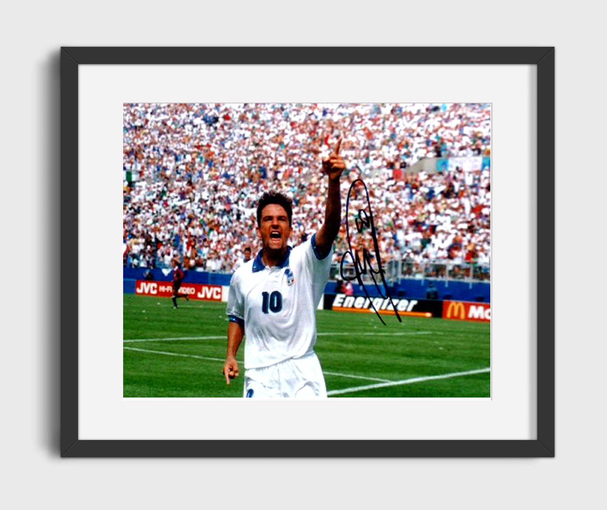 Roberto Baggio Italy World Cup Celebration Point Soccer Print 16x20 Gallery Frame soccer wall art print – Soccer Prints decor