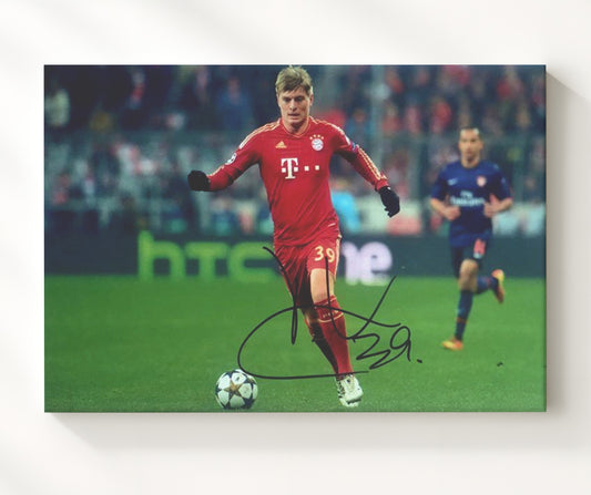 Toni Kroos Real Madrid Midfield Control Dribble - Canvas soccer wall art