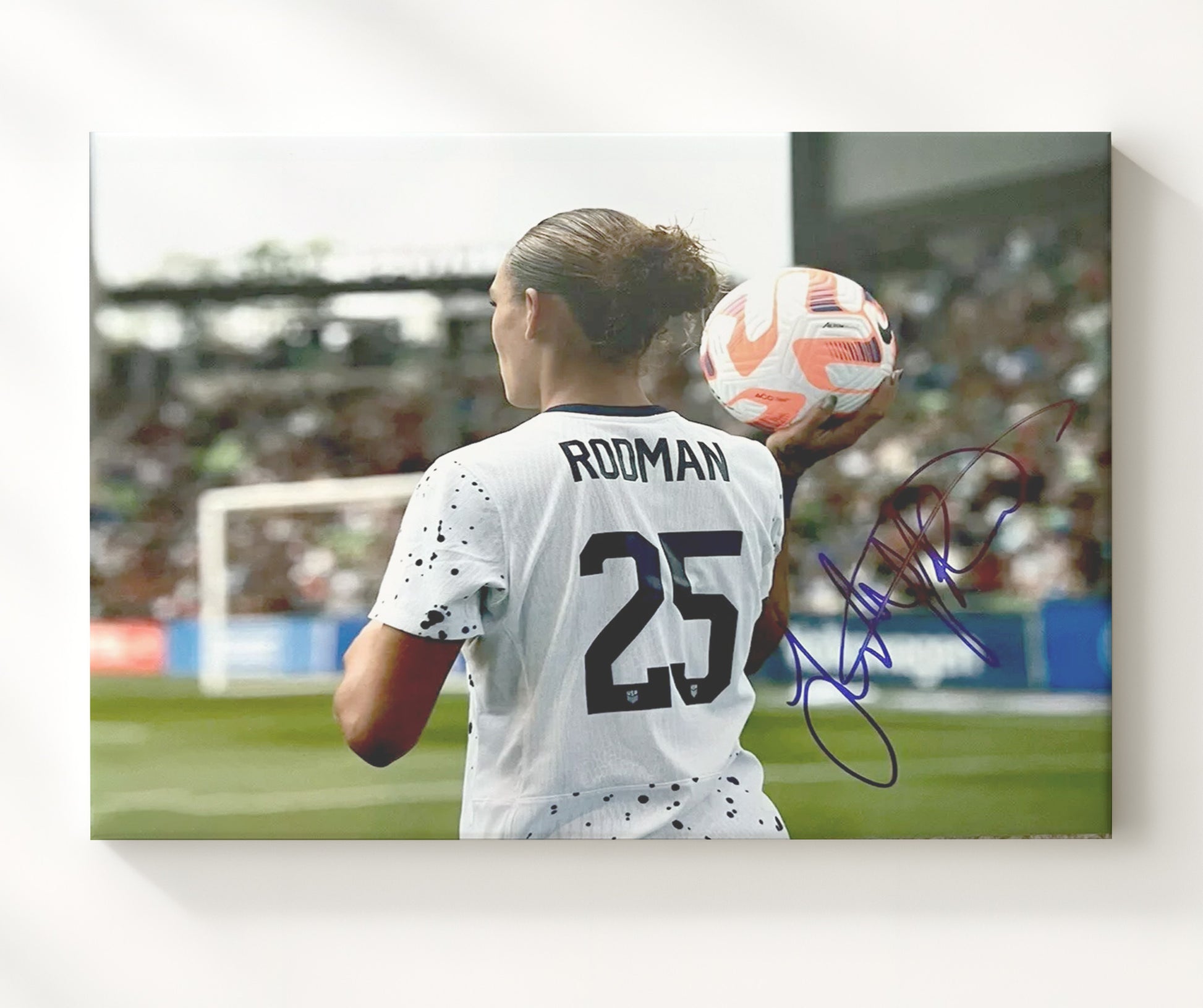Trinity Rodman USA Throw in Setup Soccer Print 20x24 Canvas soccer wall art print – Soccer Prints decor