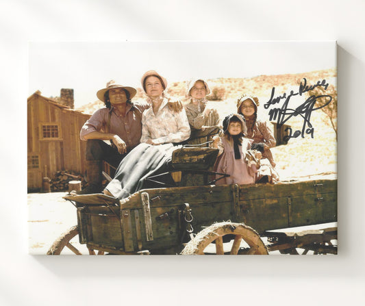 Little House on the Prairie - Melissa Gilbert (Laura Ingalls) and Michael Landon (Charles Ingalls) Wagon Family Homestead Moment - Canvas television wall art