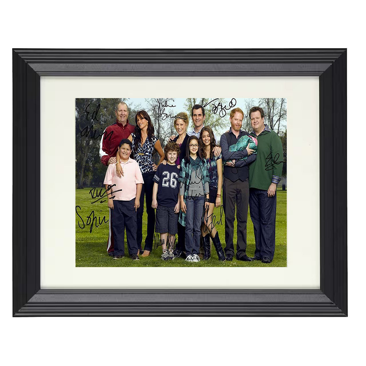 Modern Family – Ed ONeill (Jay Pritchett) Family Park Cast – 8x10 black beveled framed television wall art