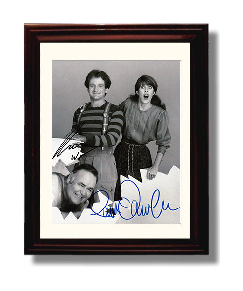 Mork and Mindy - Robin Williams and Pam Dawber - Classic Cast Studio Shot - Vintage Television Wall Art - 8x10 Beveled Frame wall art print - television decor