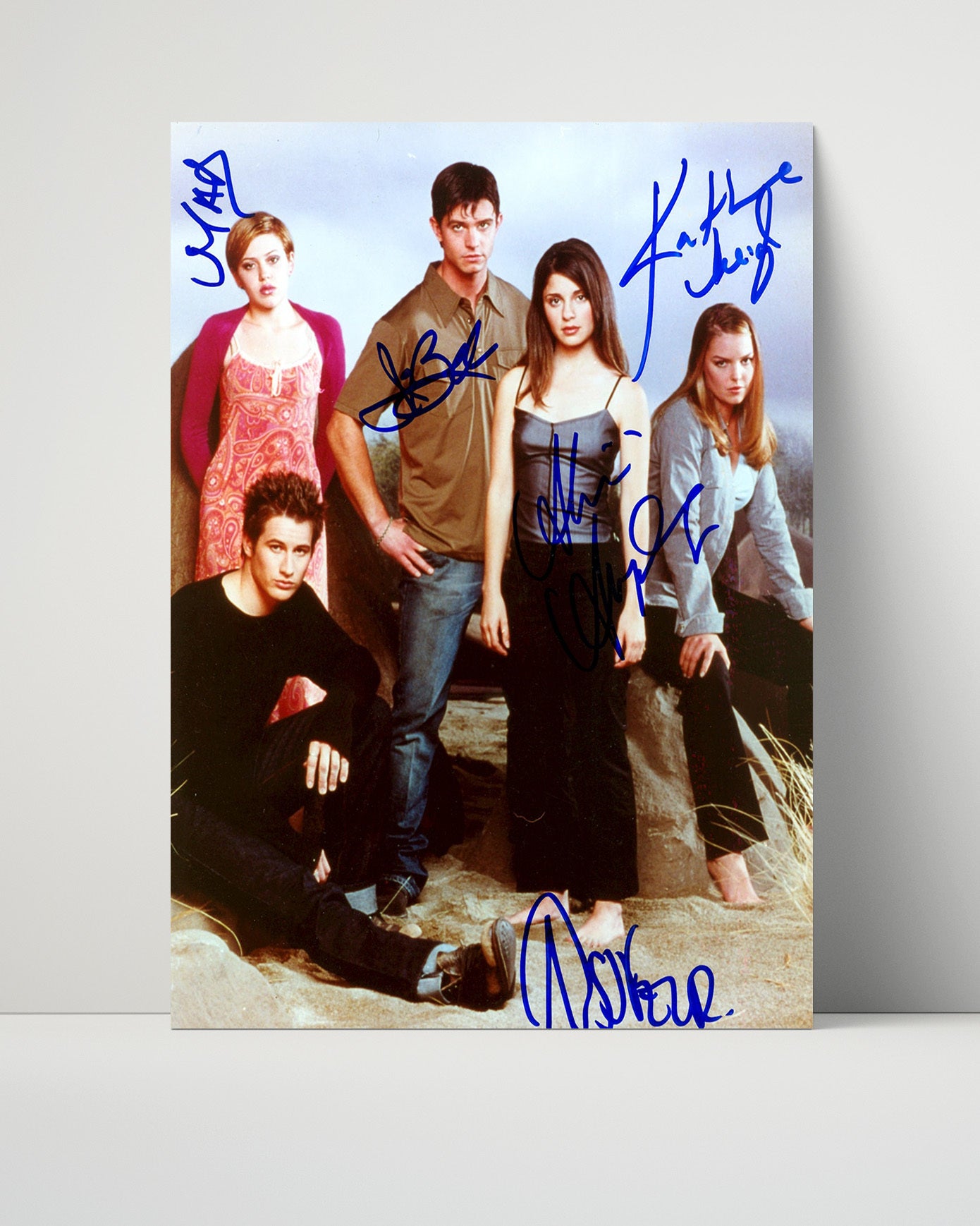 Roswell - Cast - Alien Desert Ensemble Cast Photo - Horizontal - Vintage Television Wall Art - 16x20 Unframed Print wall art print - television decor