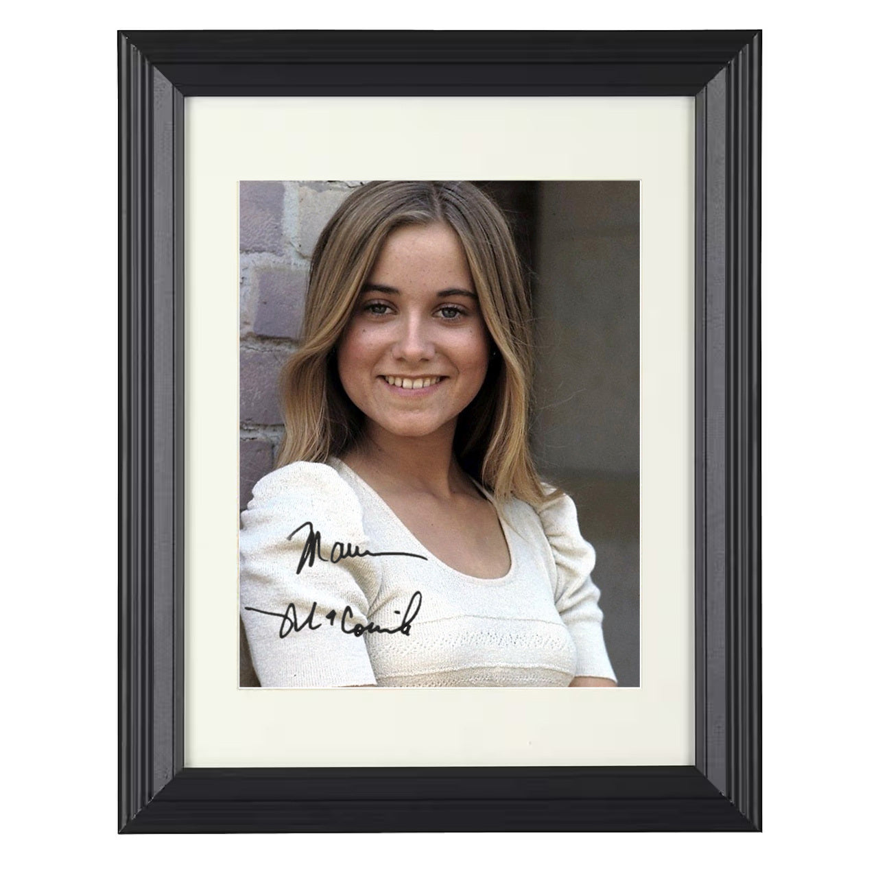 The Brady Bunch – Maureen McCormick – Marcia Brady Smiling – 8x10 black beveled framed television wall art