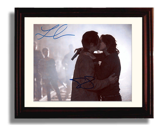 The Walking Dead - Steven Yeun (Glenn Rhee) and Lauren Cohan (Maggie Greene) Emotional Reunion Kiss - Vintage Television Wall Art - 8x10 Beveled Frame wall art print - television decor